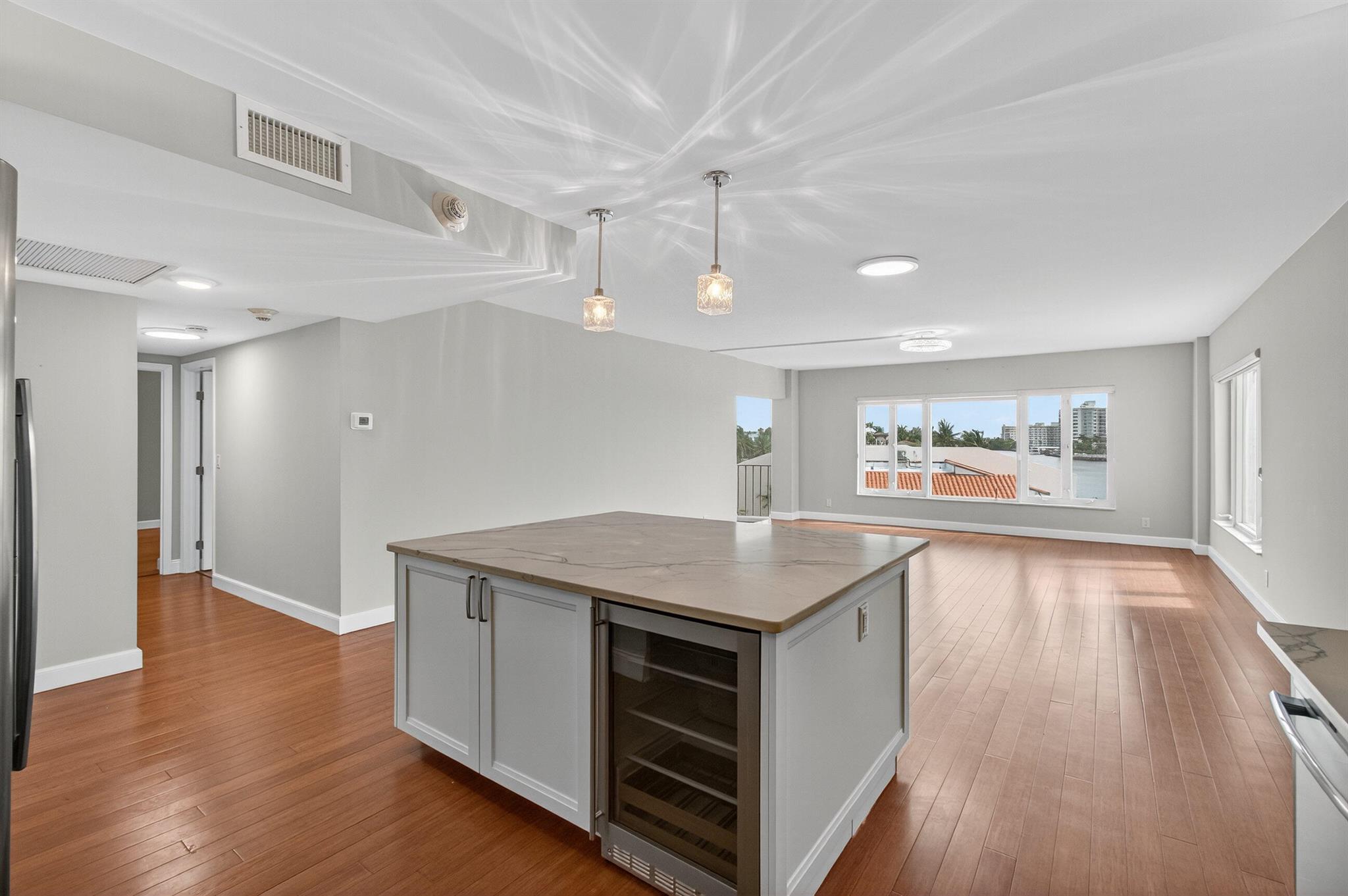 555 SE 6th Avenue 4g