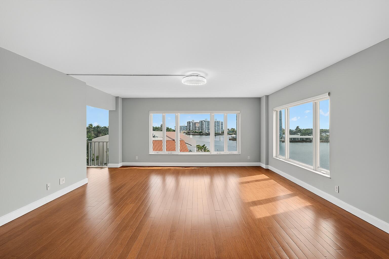 555 SE 6th Avenue 4g