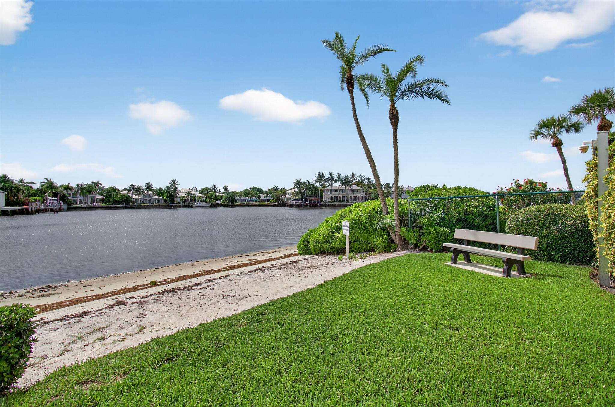 555 SE 6th Avenue 4g