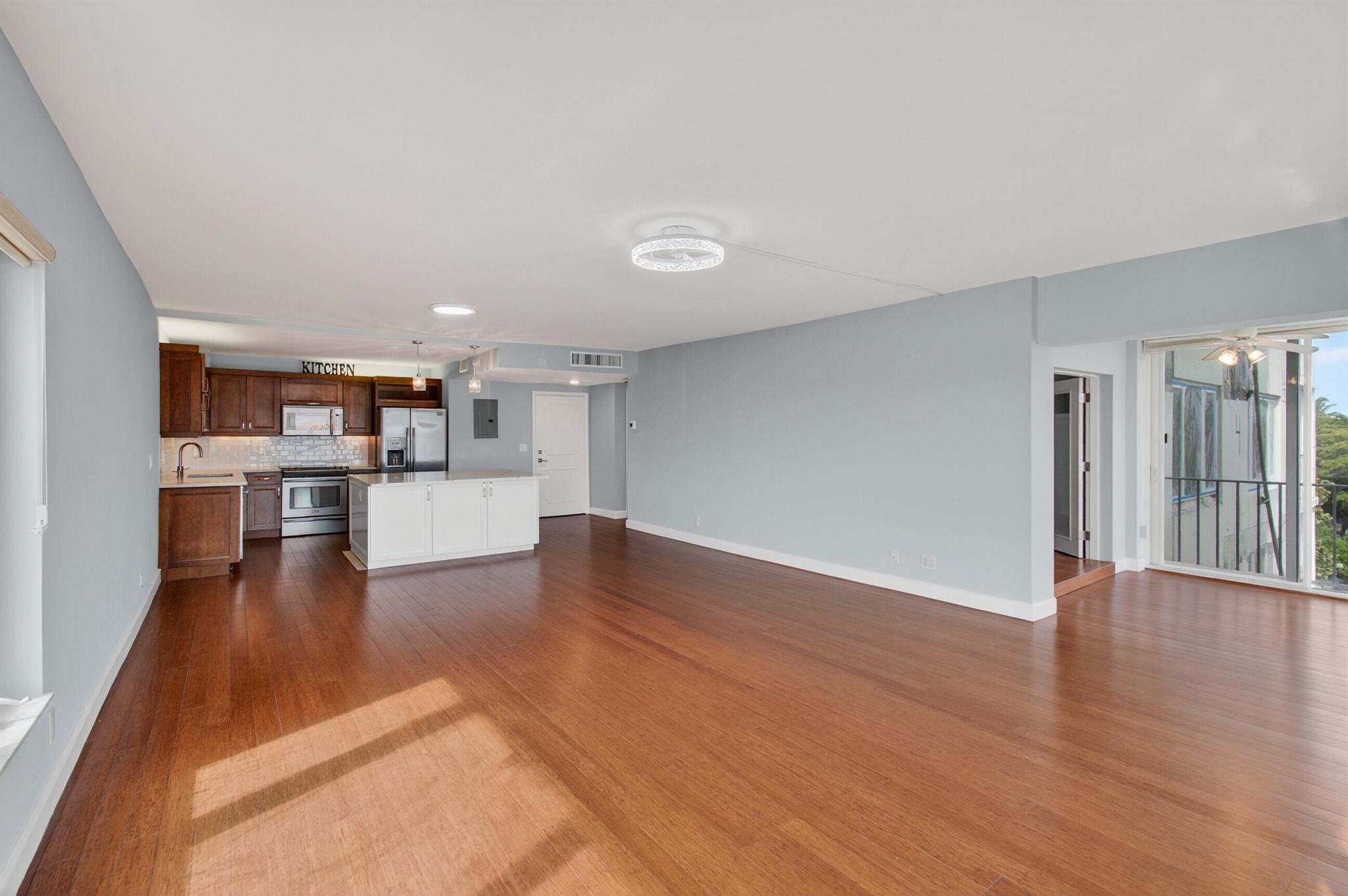 555 SE 6th Avenue 4g