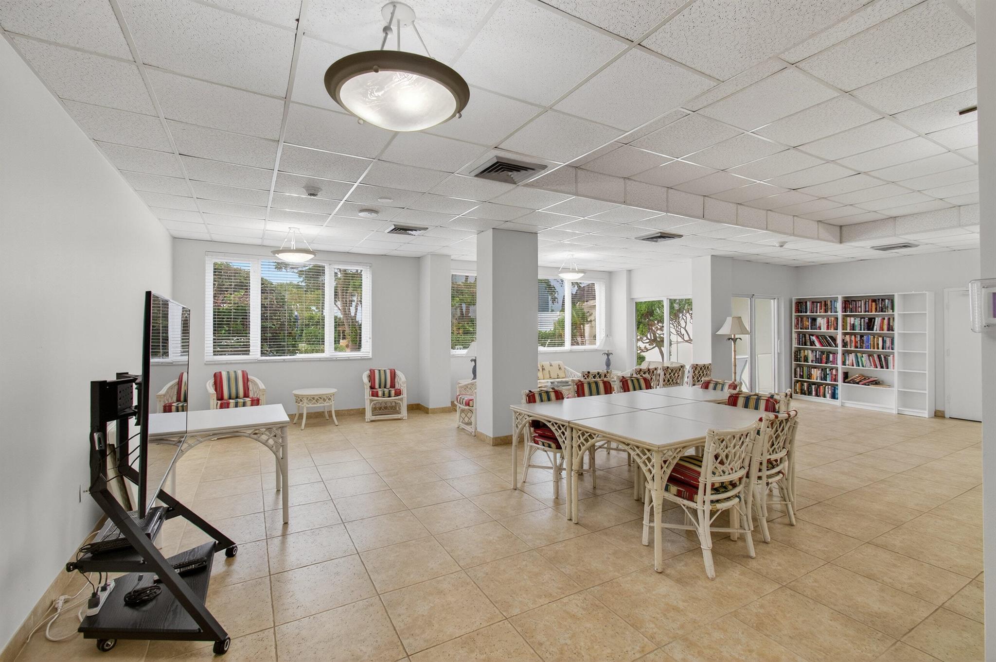 555 SE 6th Avenue 4g