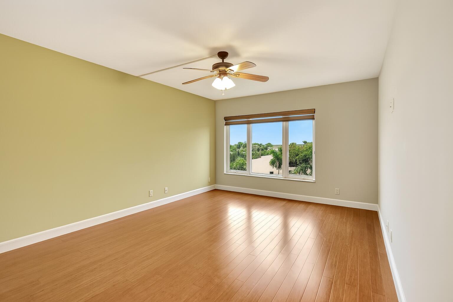 555 SE 6th Avenue 4g