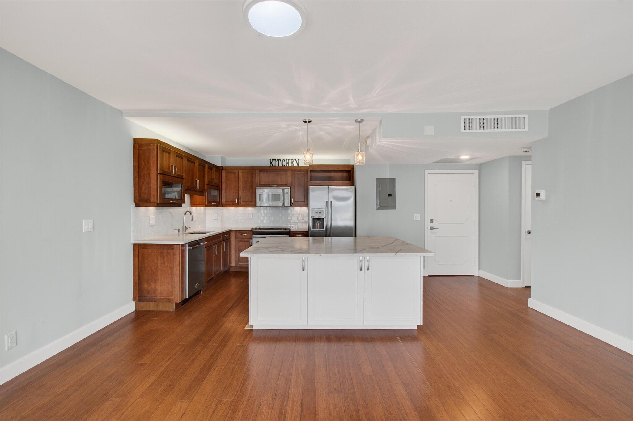 555 SE 6th Avenue 4g