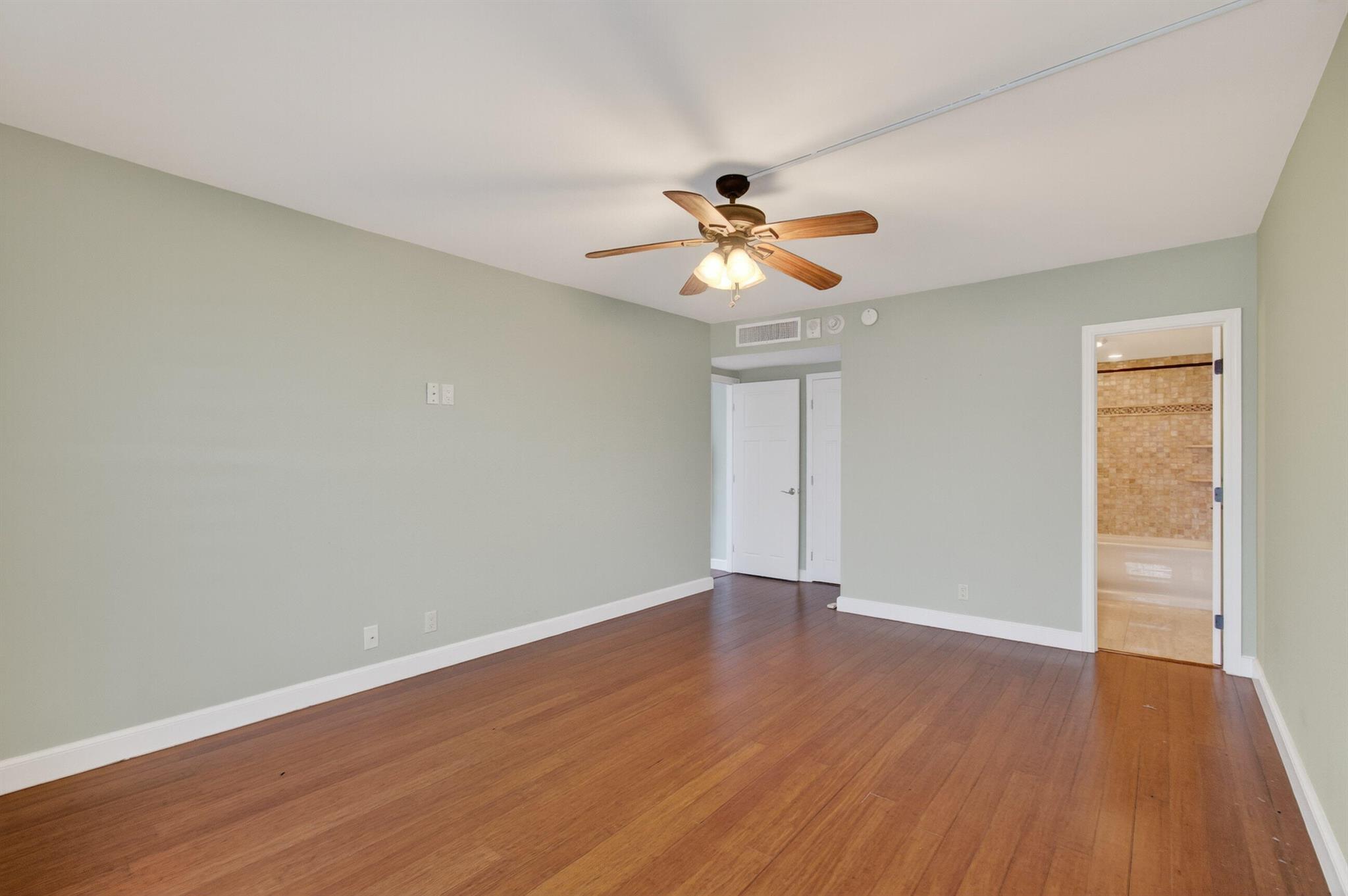 555 SE 6th Avenue 4g