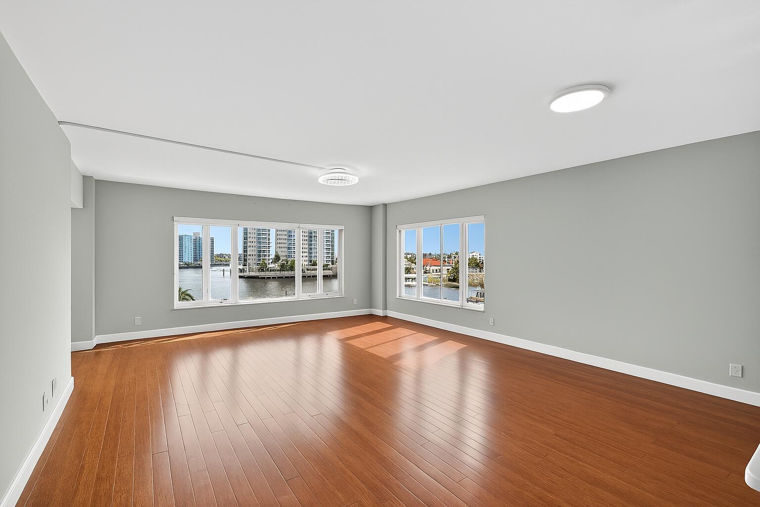 555 SE 6th Avenue 4g