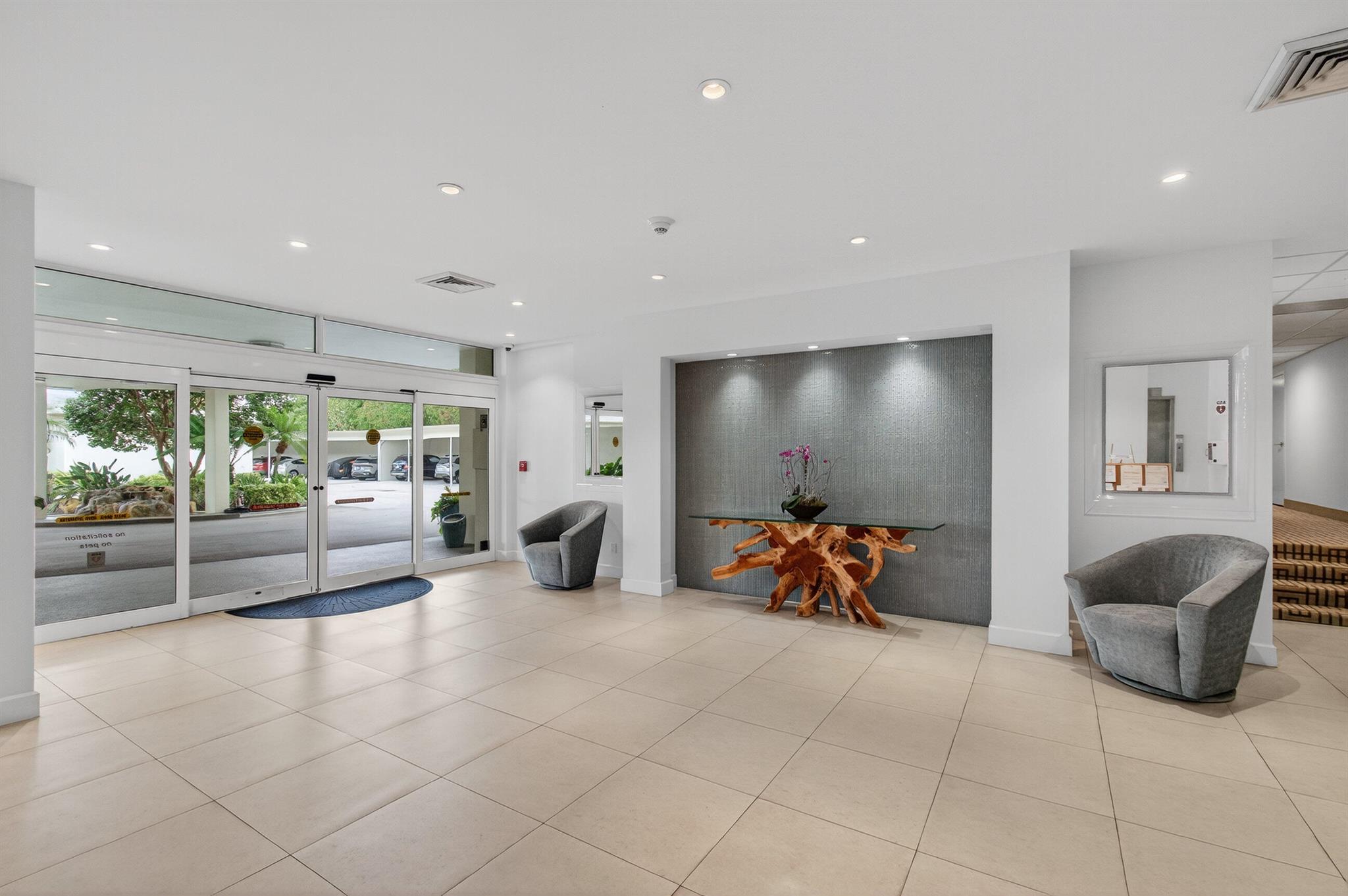 555 SE 6th Avenue 4g