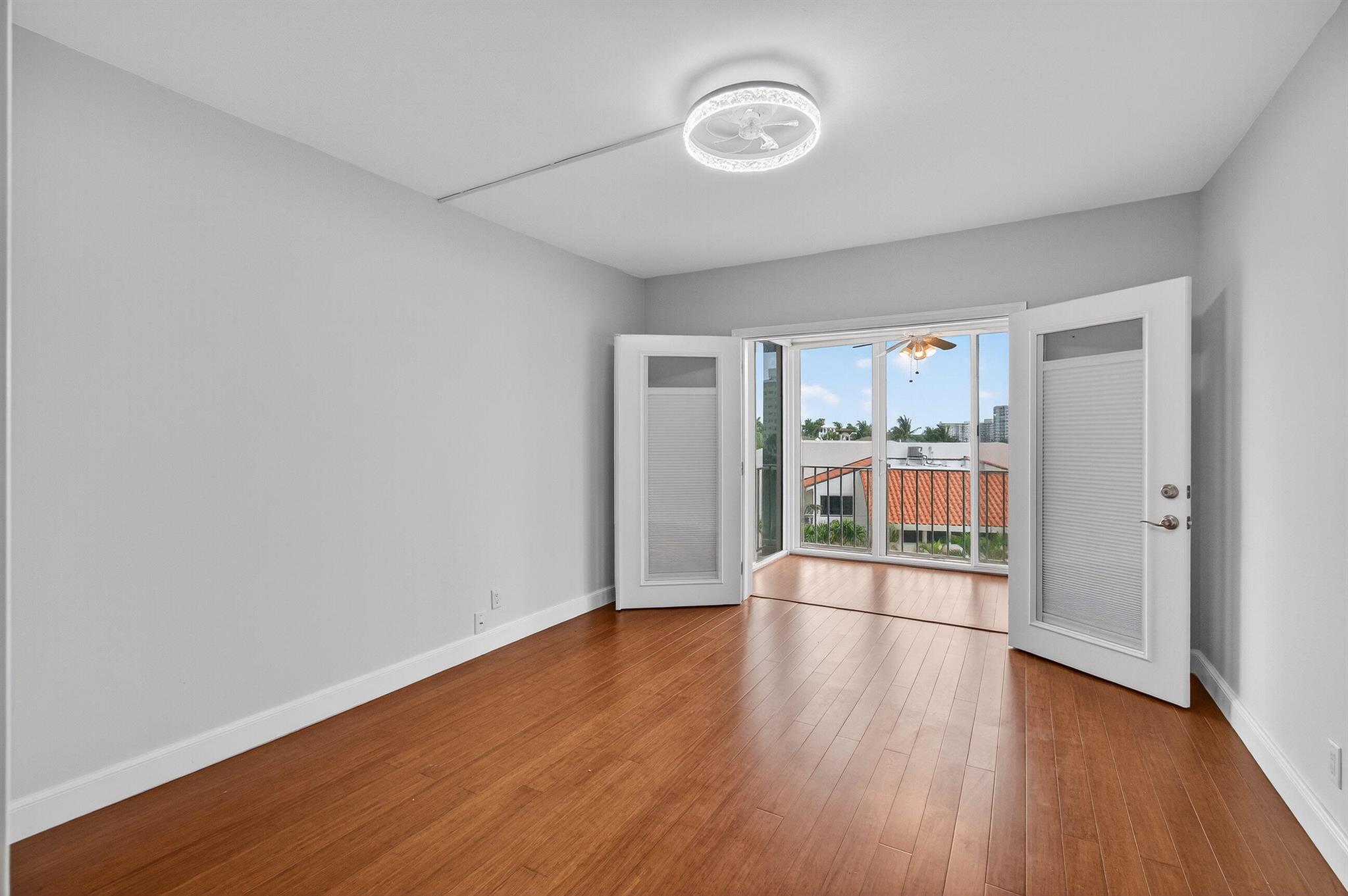 555 SE 6th Avenue 4g