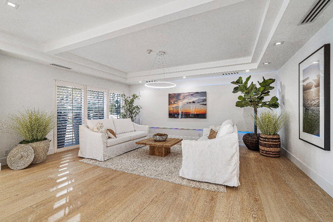 2066 N Ocean 2se Boulevard 2se