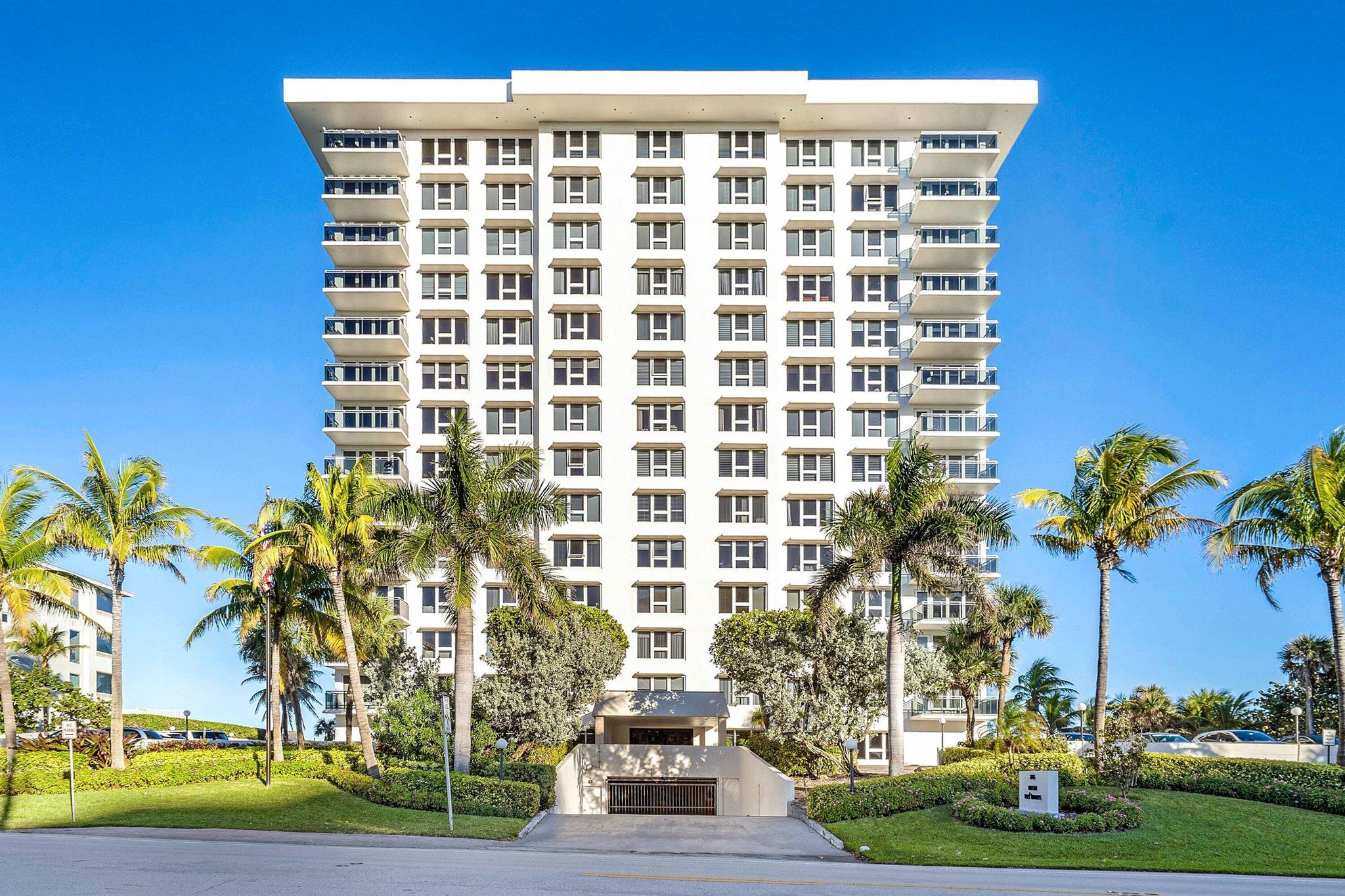 2066 N Ocean 2se Boulevard 2se