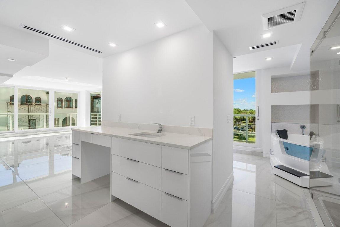 3505 S Ocean Boulevard 4s