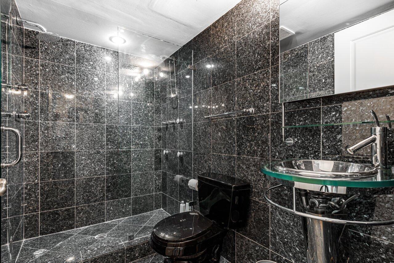 250 S Ocean Boulevard 11c