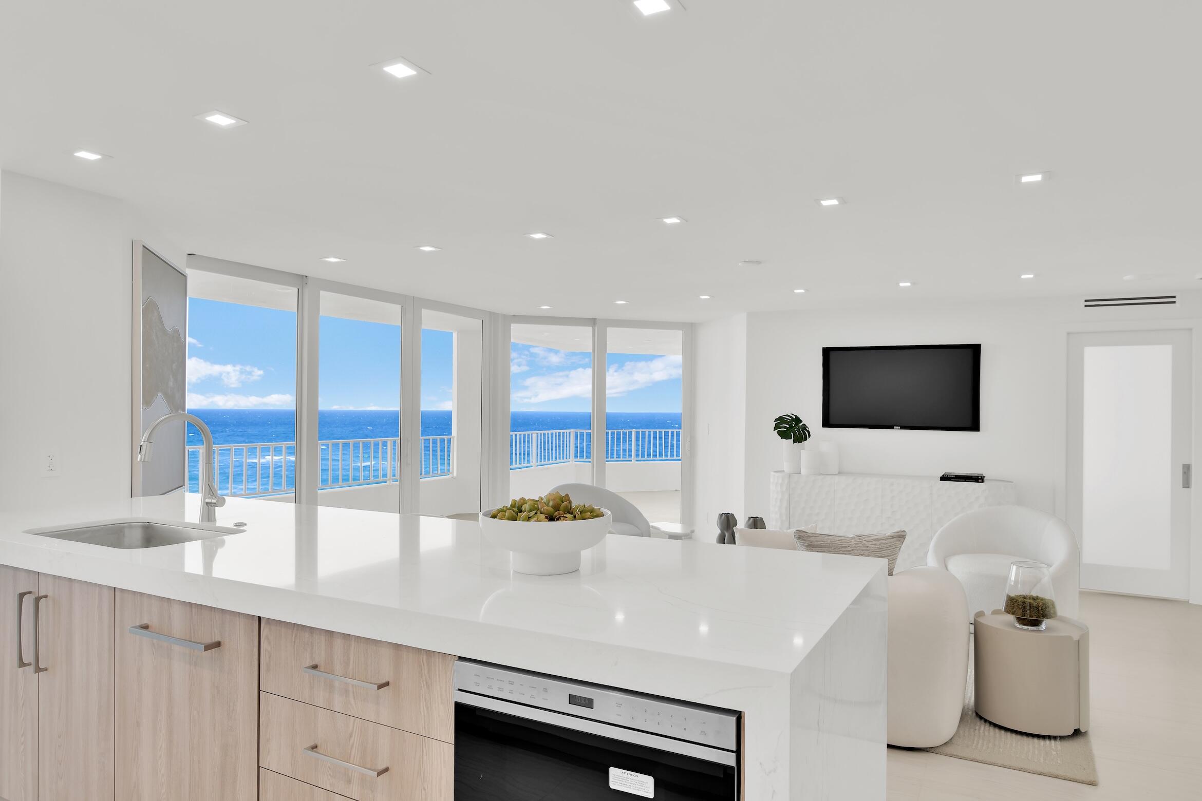 550 S Ocean Boulevard 1001