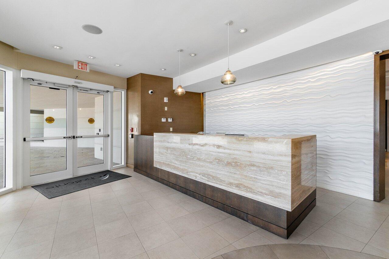 550 S Ocean Boulevard 1001