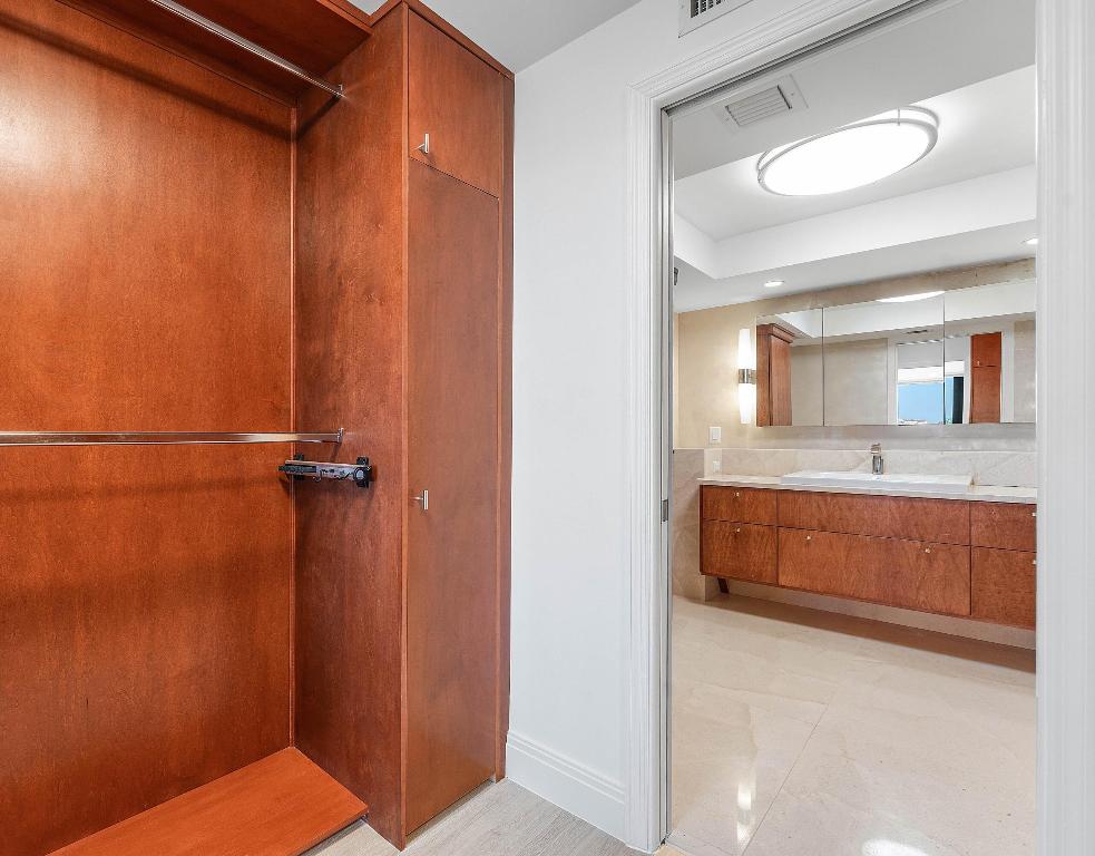 250 S Ocean Boulevard 4f