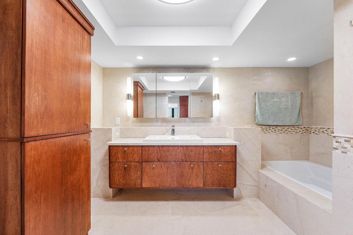 250 S Ocean Boulevard 4f