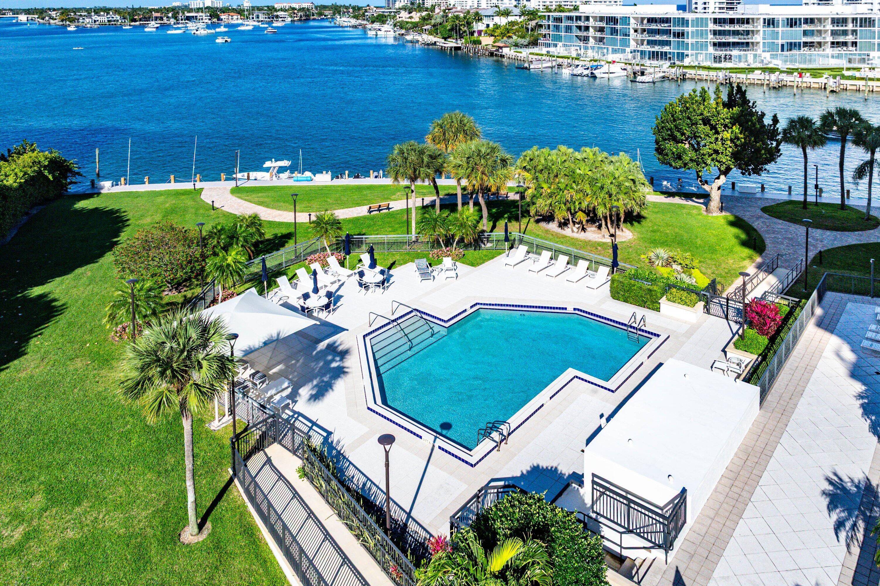 901 E Camino Real 15d