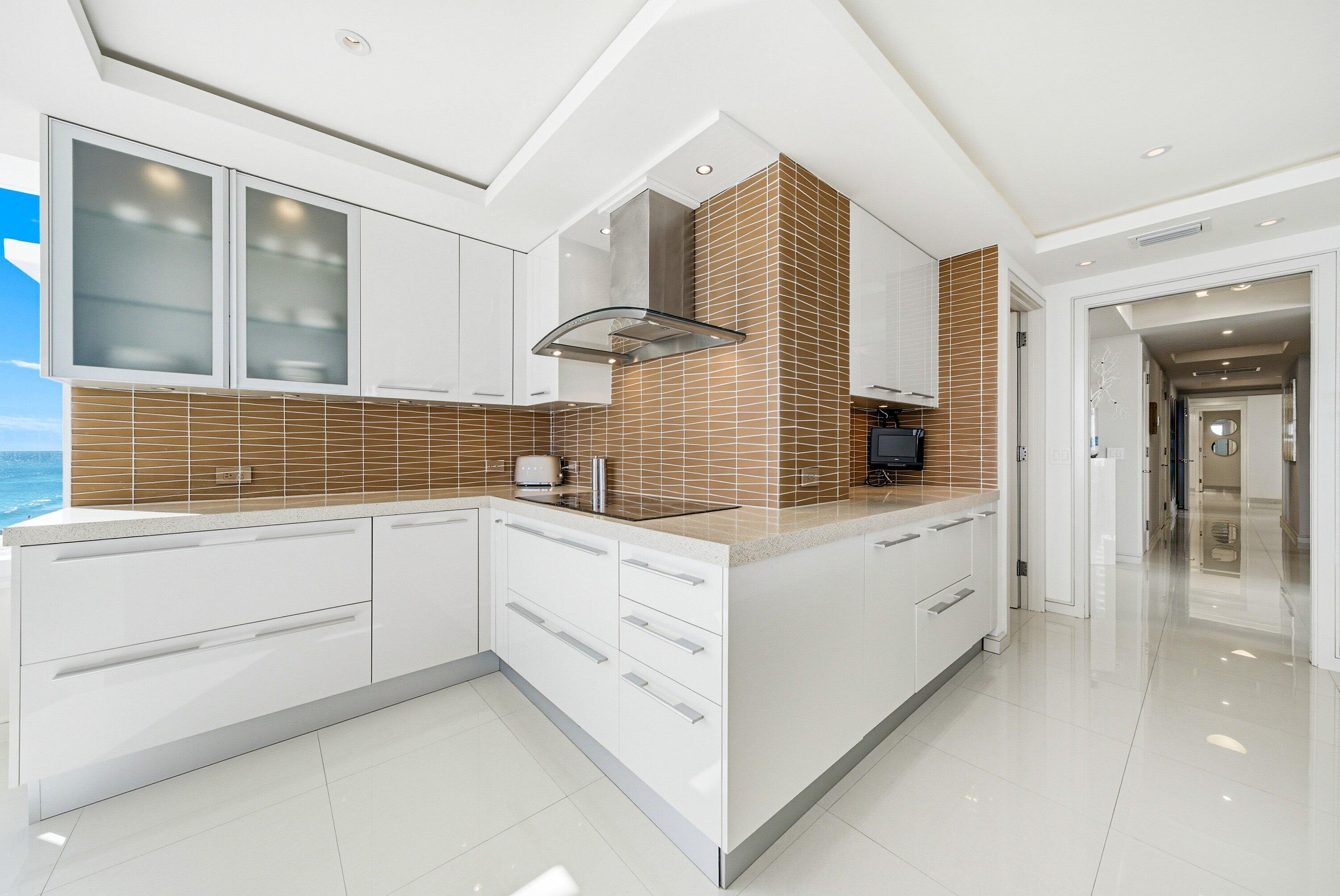 700 S Ocean Boulevard 501