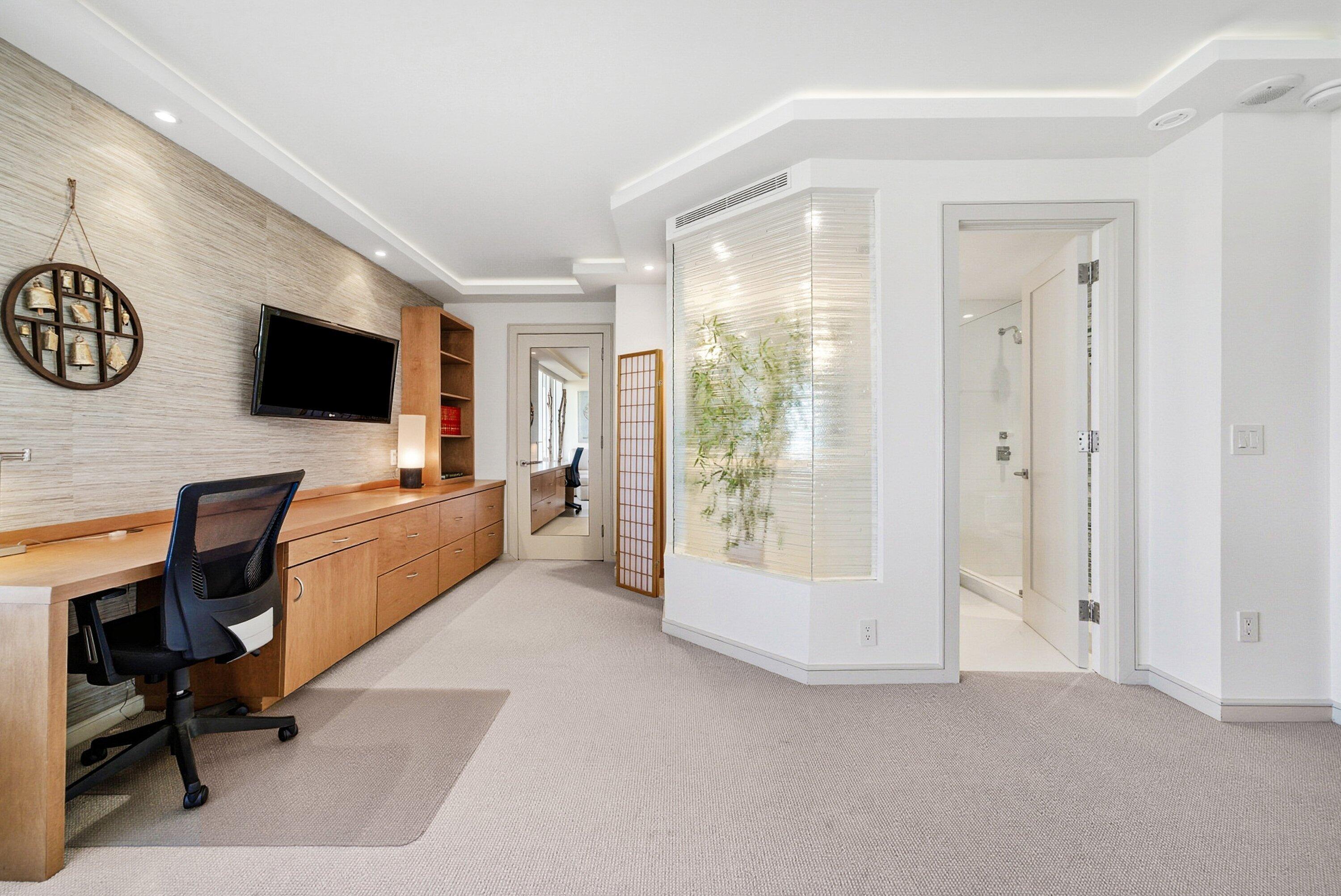 700 S Ocean Boulevard 501