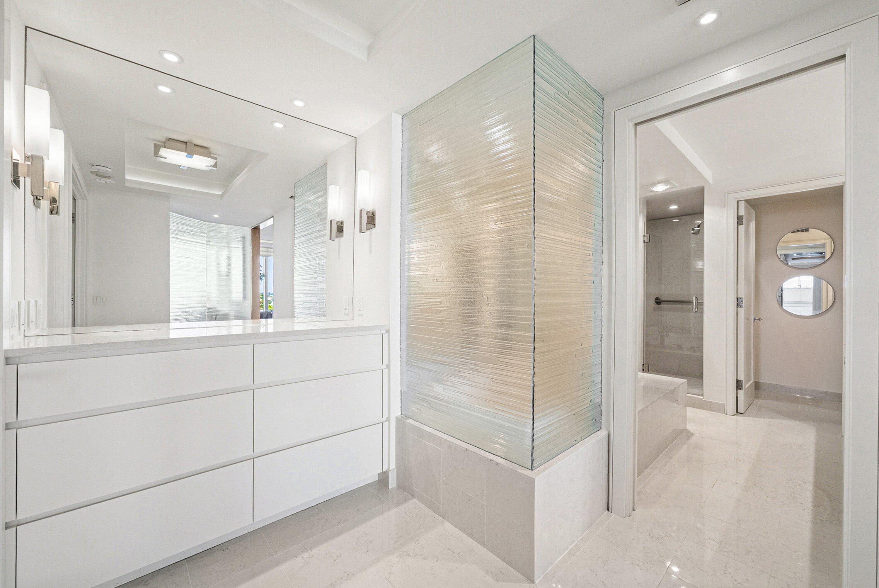 700 S Ocean Boulevard 501