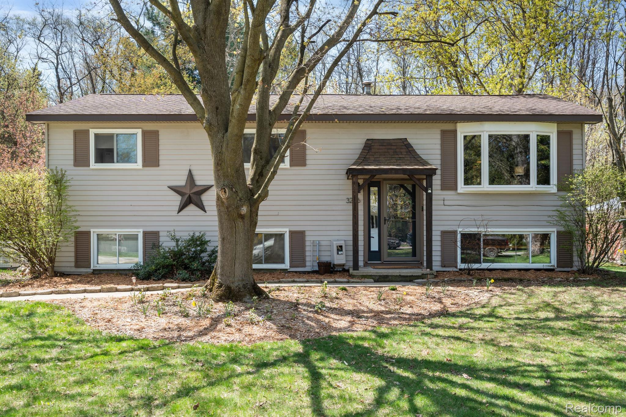 3286 SPRING MEADOW Drive