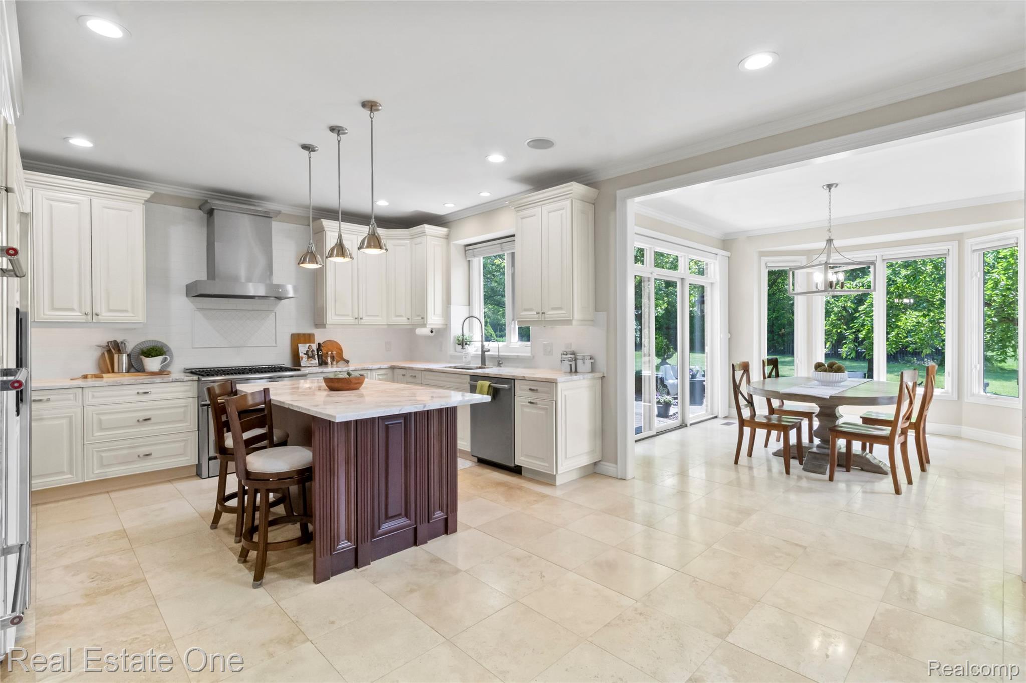 2901 Ambleside Court