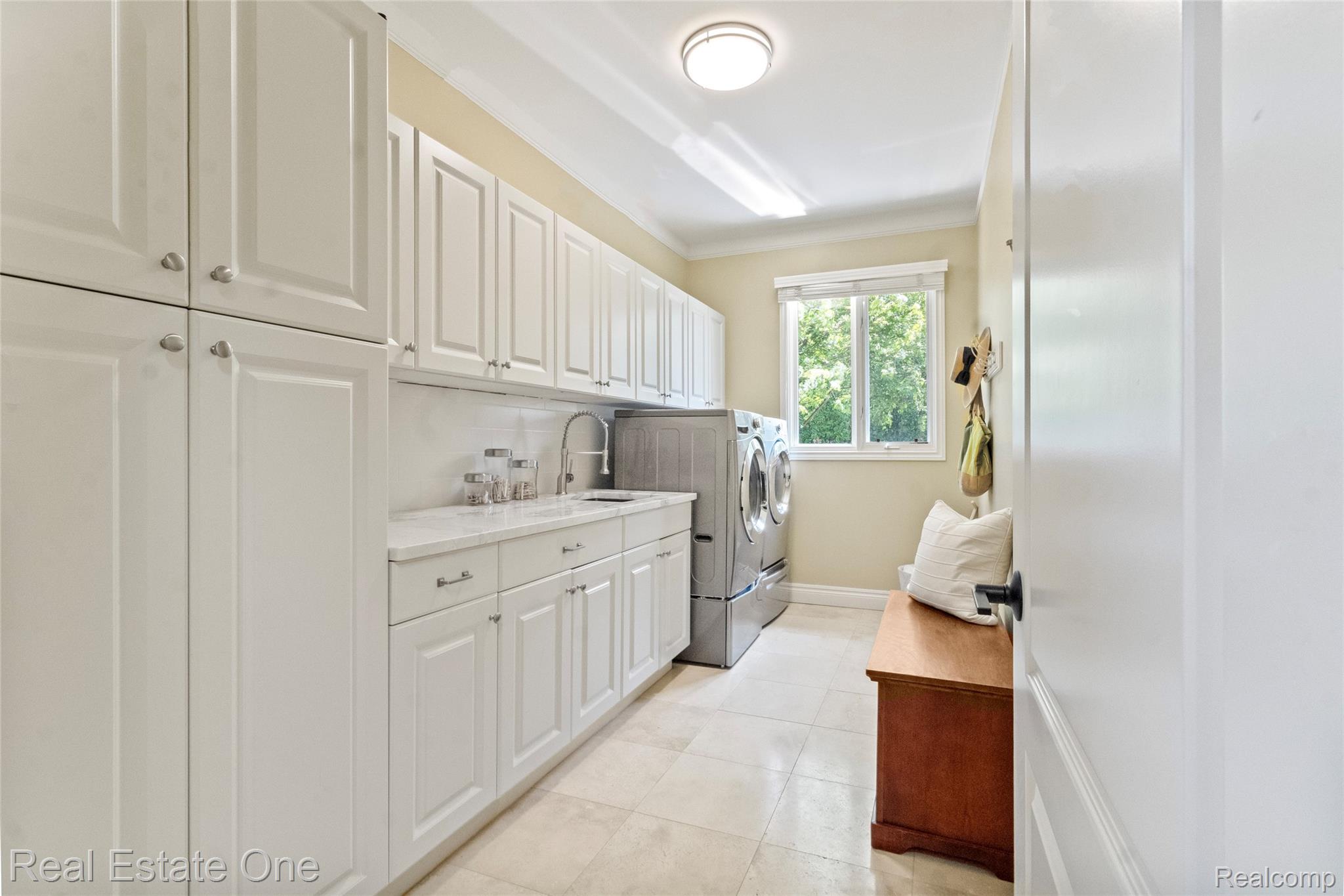 2901 Ambleside Court