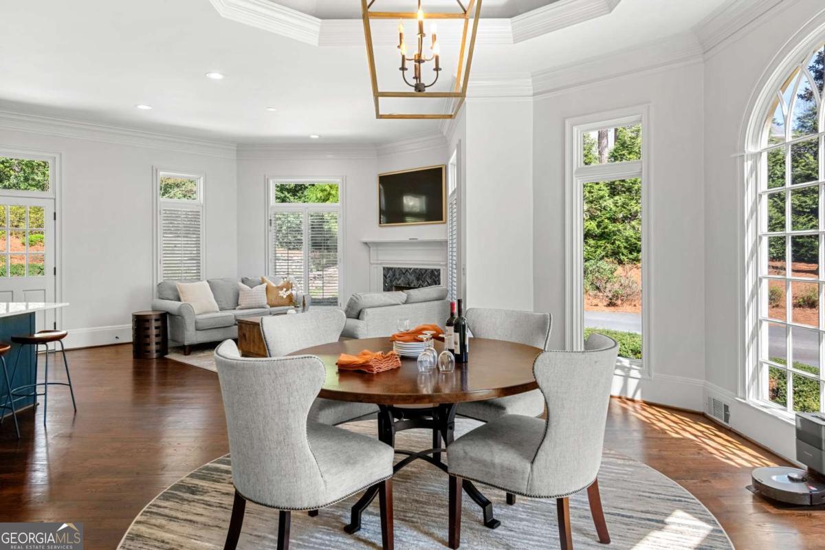 1155 Crest Valley Drive NW