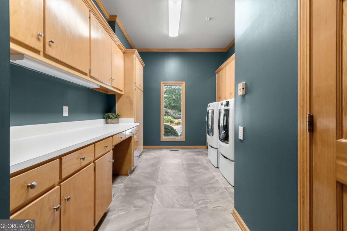 1155 Crest Valley Drive NW