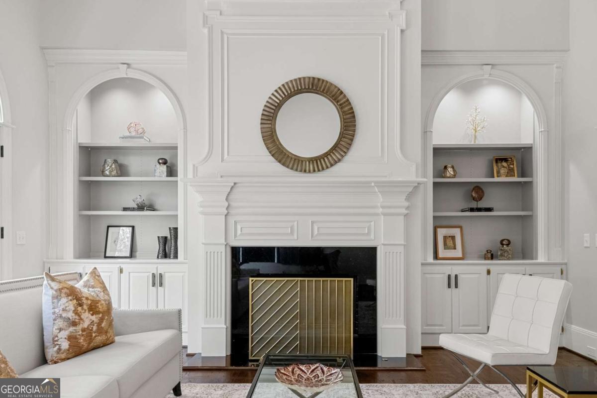 1155 Crest Valley Drive NW