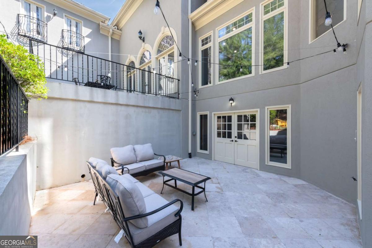 1155 Crest Valley Drive NW