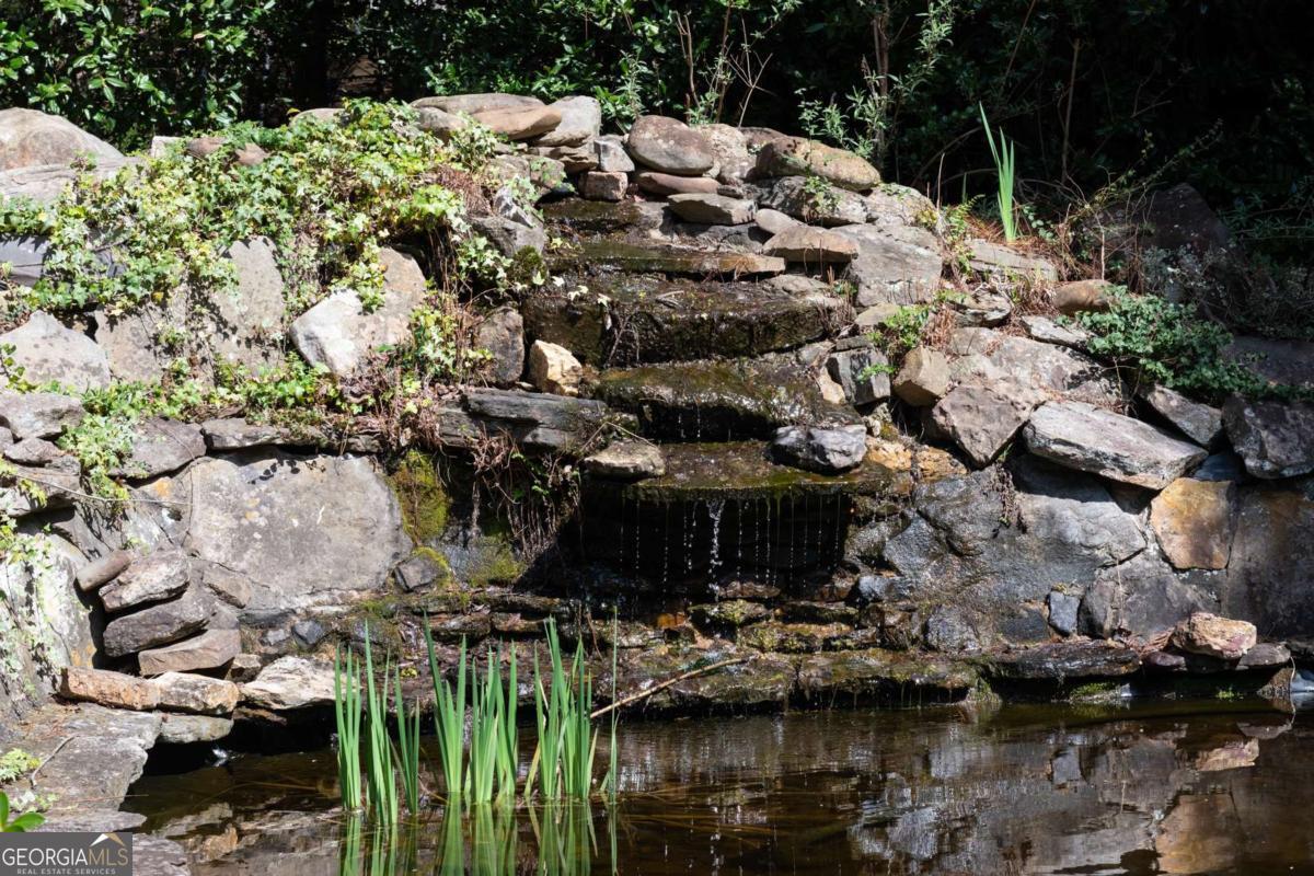 1155 Crest Valley Drive NW