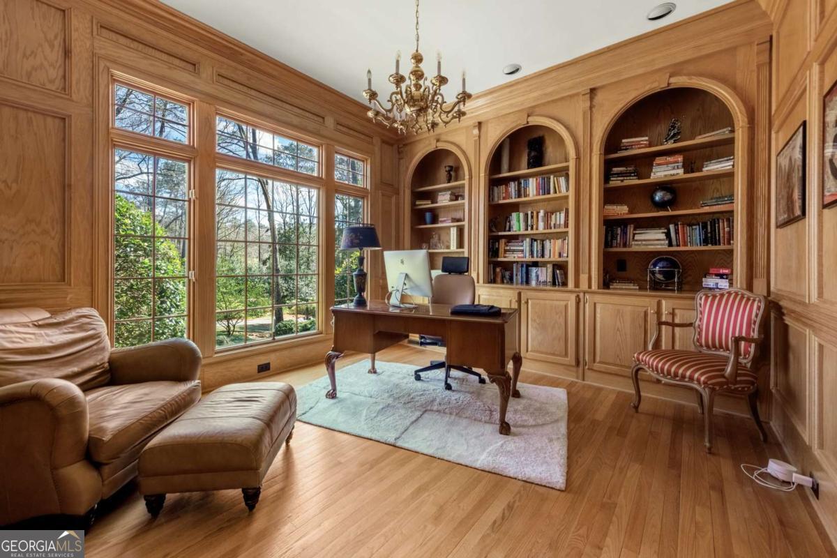 1155 Crest Valley Drive NW