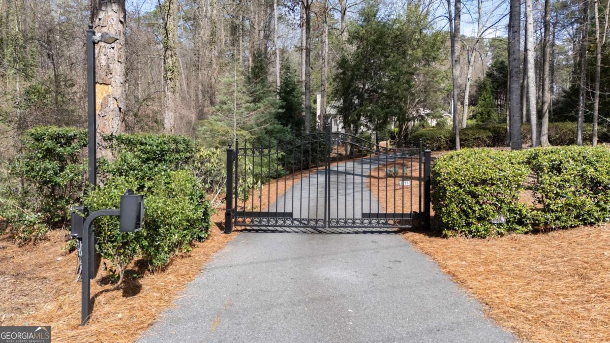 1155 Crest Valley Drive NW