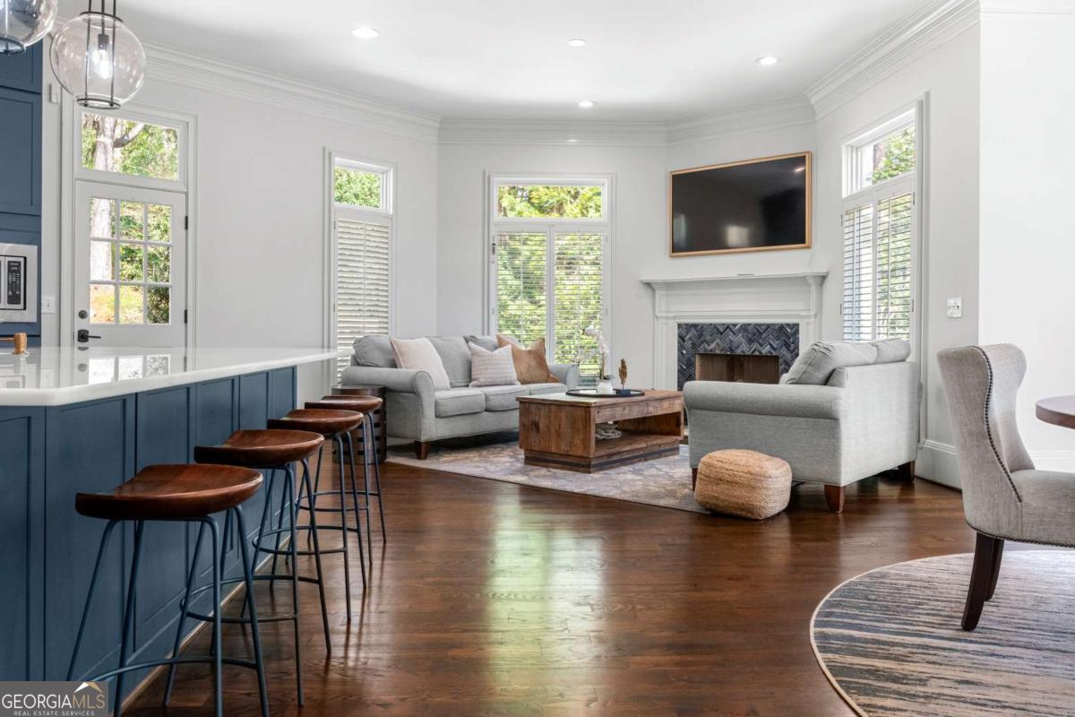 1155 Crest Valley Drive NW