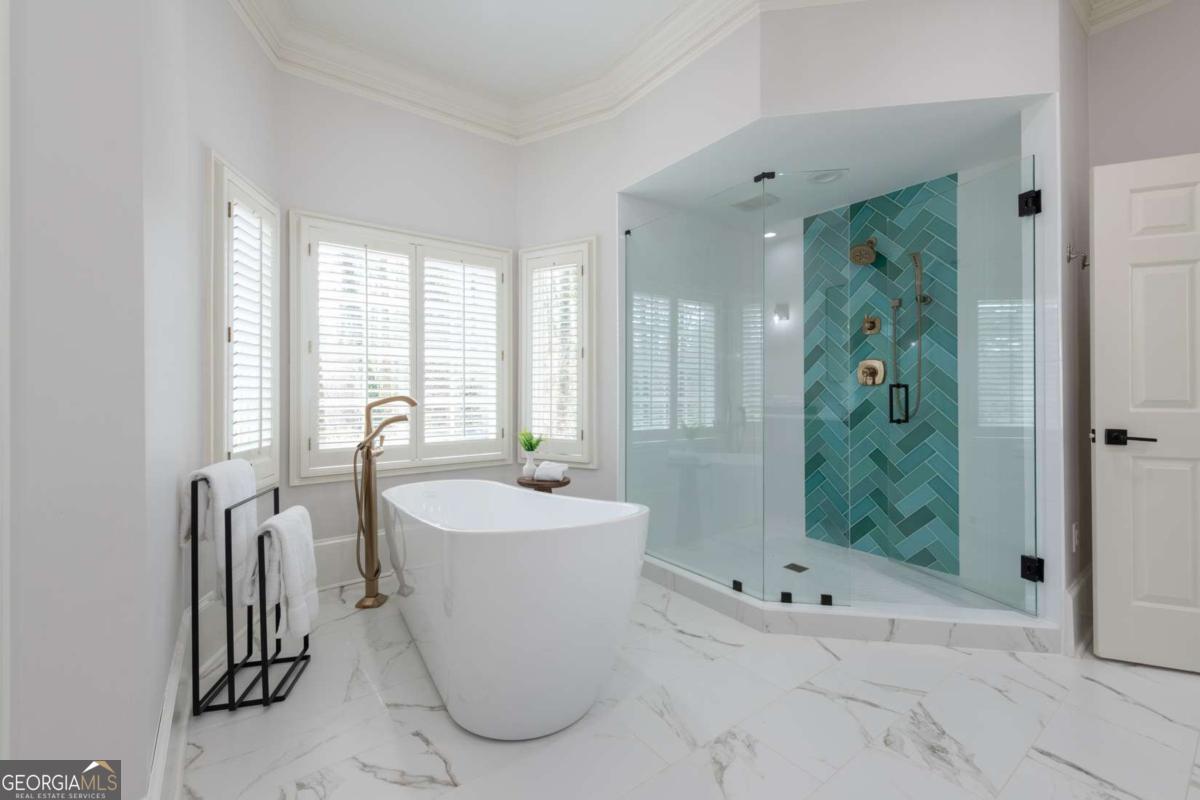 1155 Crest Valley Drive NW