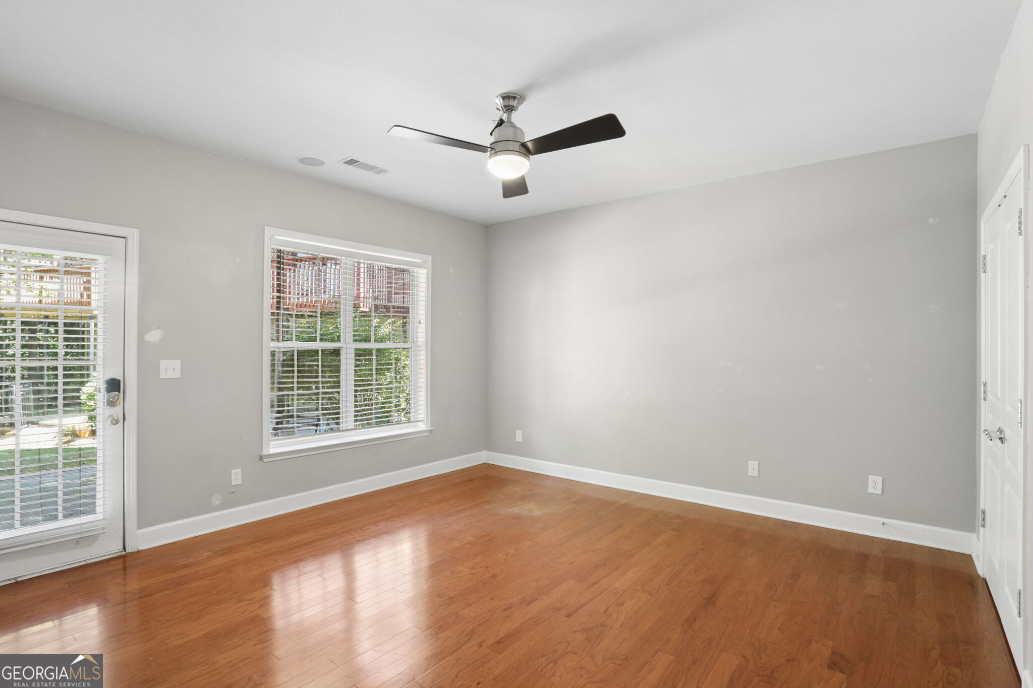 896 West Road NE