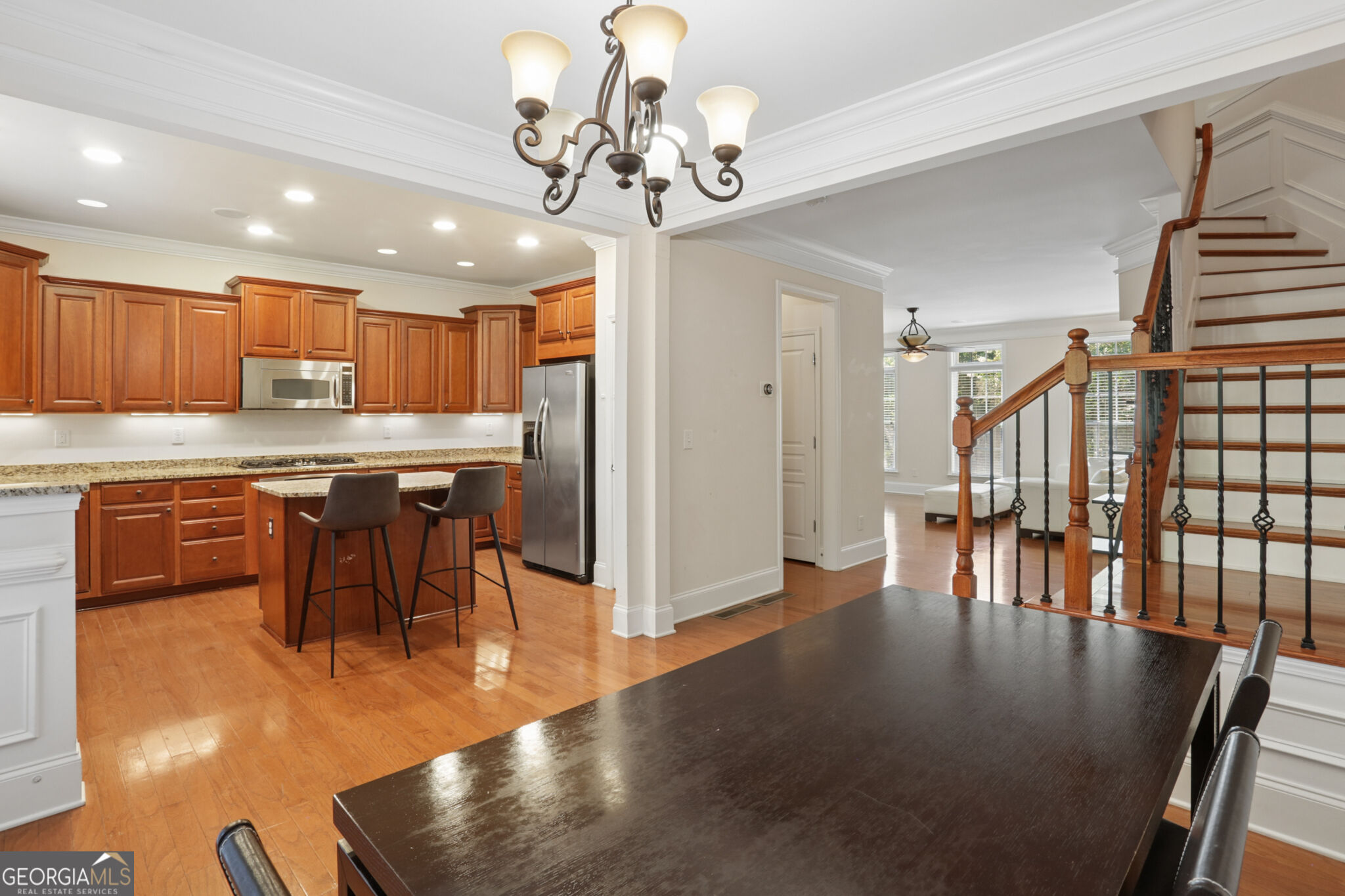 896 West Road NE