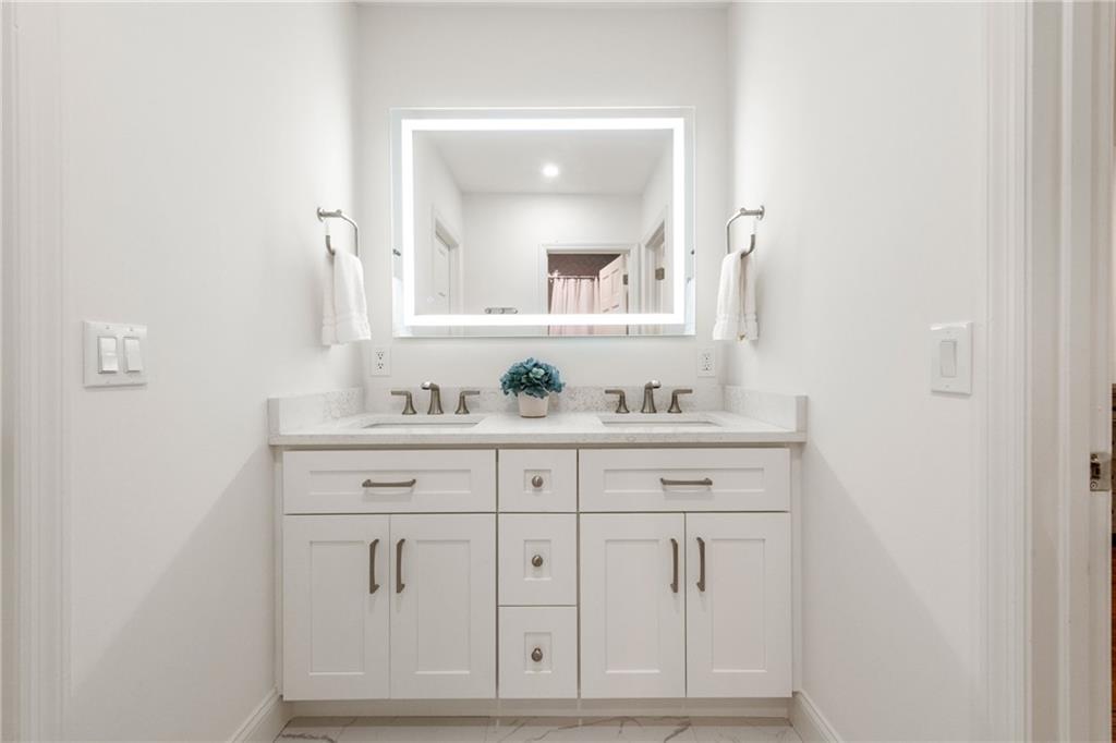 7770 N Spalding Lake Drive