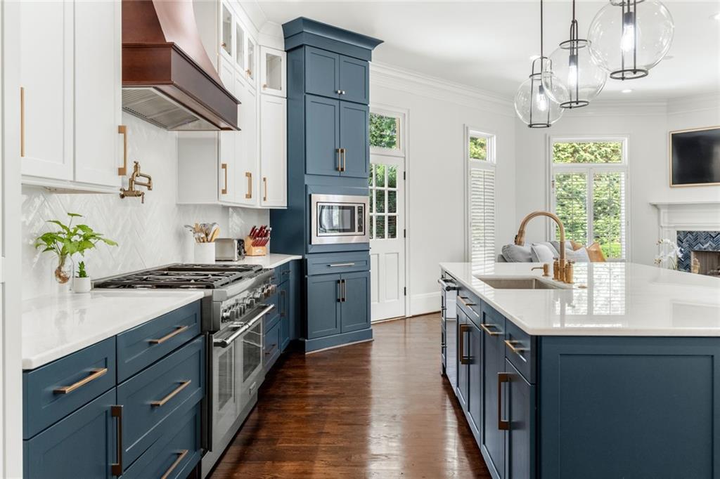 1155 Crest Valley Drive NW