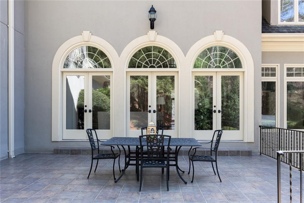 1155 Crest Valley Drive NW