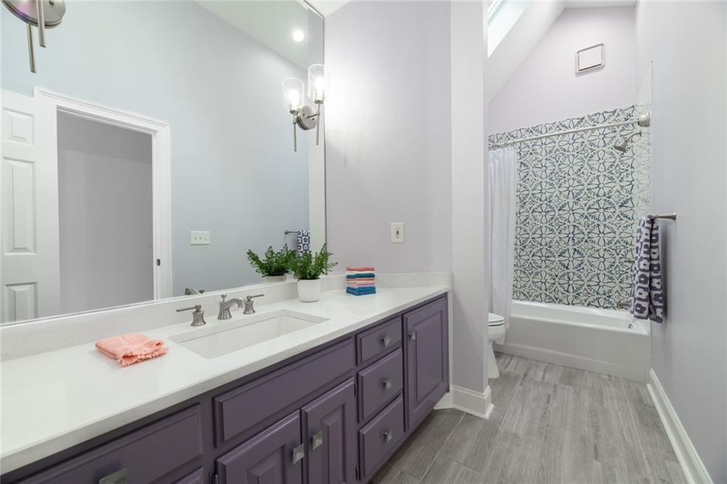 1155 Crest Valley Drive NW