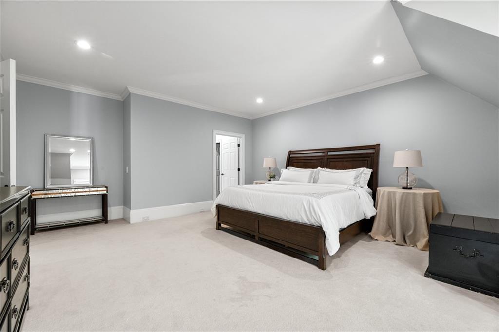 1155 Crest Valley Drive NW