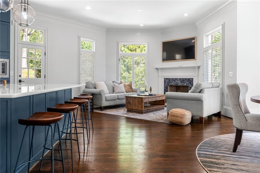 1155 Crest Valley Drive NW