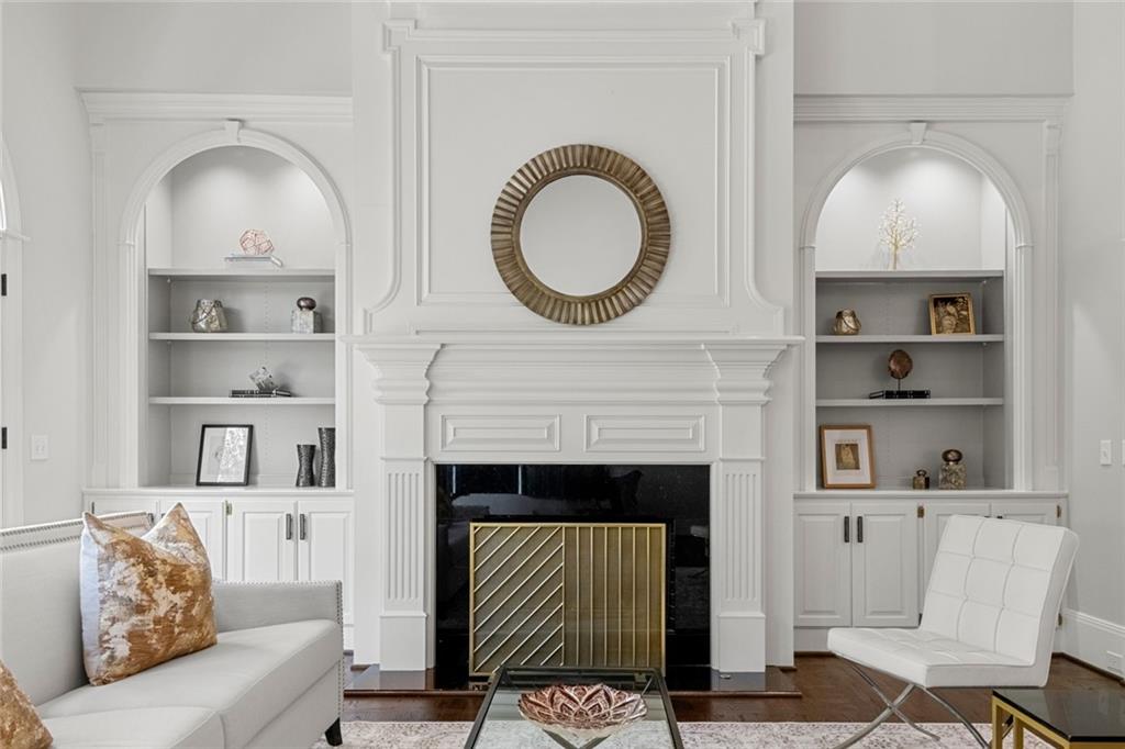 1155 Crest Valley Drive NW