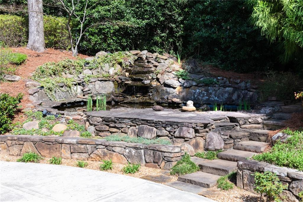 1155 Crest Valley Drive NW