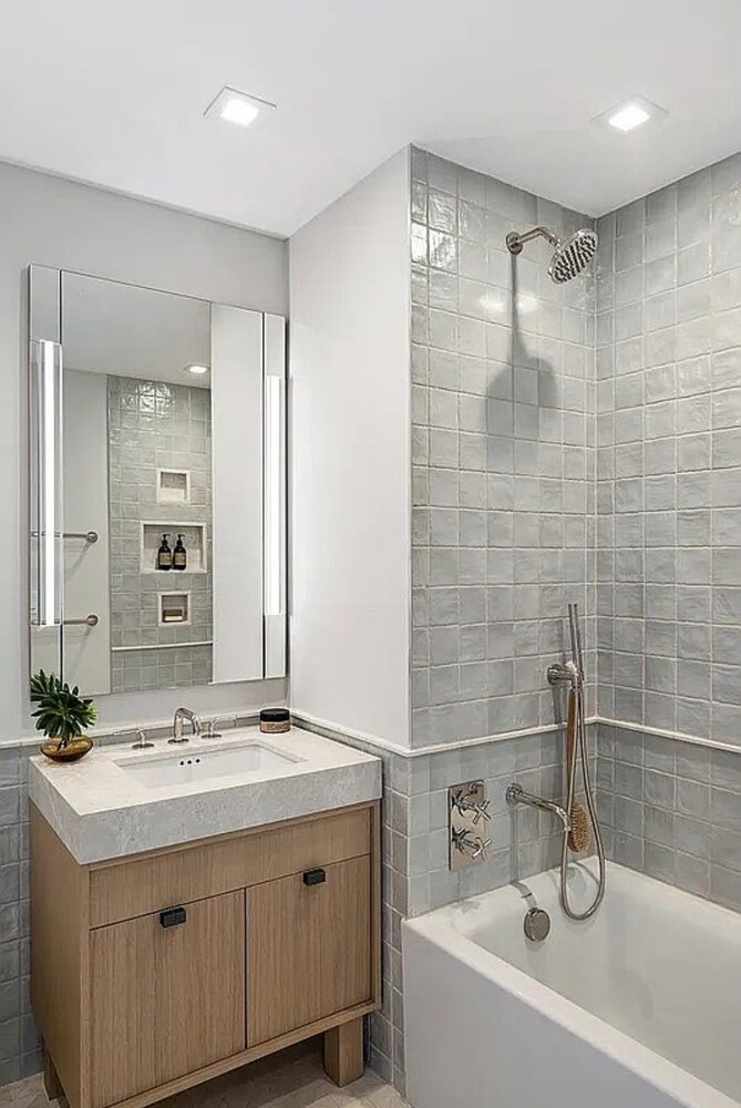 222 E BROADWAY 10B