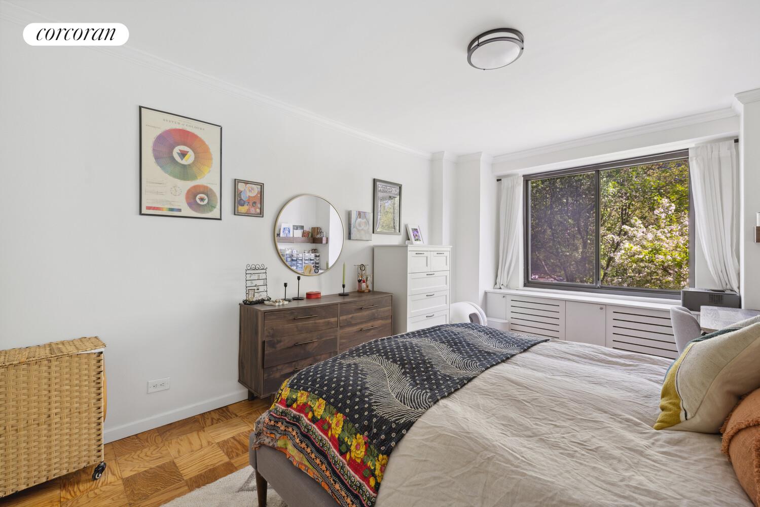 382 CENTRAL Park W 2B