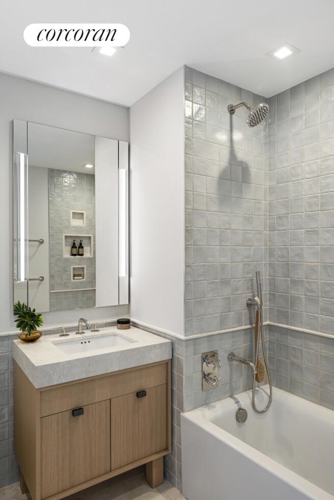 222 E BROADWAY 14B