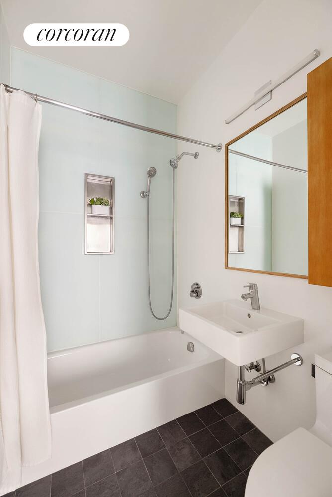 720 GREENWICH Street MAISONETTE