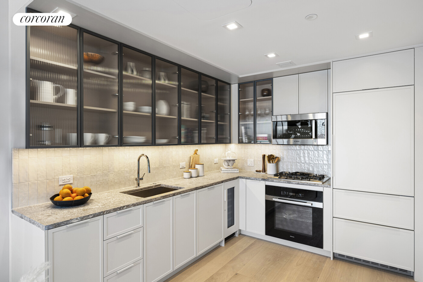 222 E BROADWAY 4C